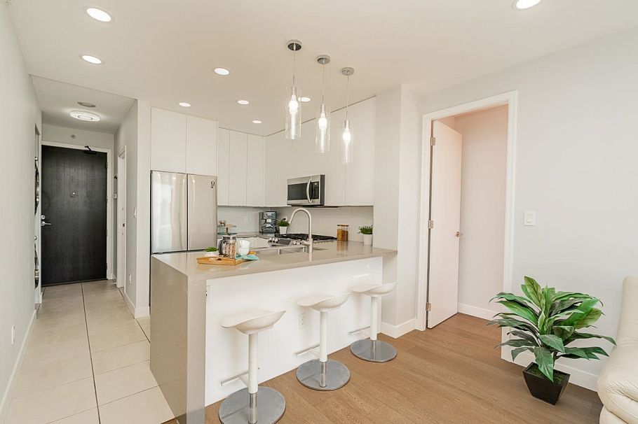 1002 170 W 1st Street North Vancouver, BC - 9