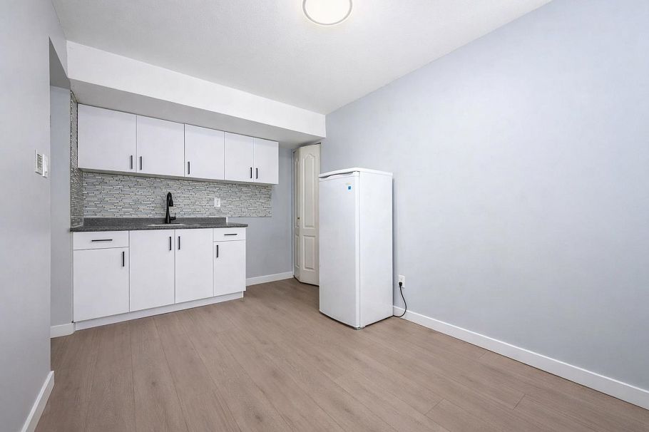 2735 Tempe Knoll Drive North Vancouver, BC - 25