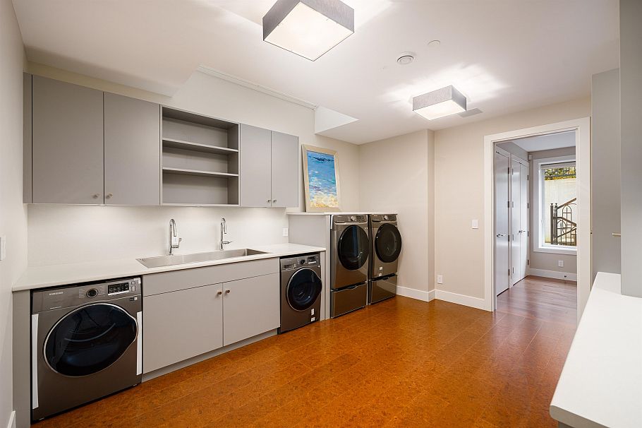 5961 Churchill Street Vancouver, BC - 32