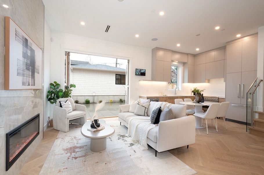 4424 W 4th Avenue Vancouver, BC - 2