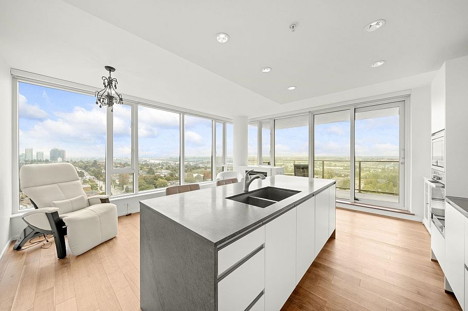 1808 8555 Granville Street Vancouver, BC - 4