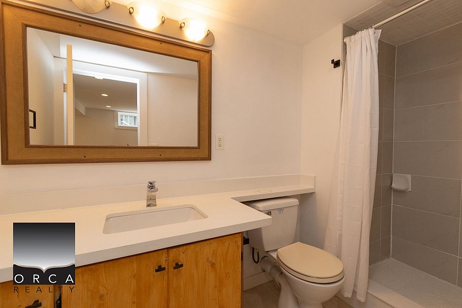 1250 KEITH ROAD, North Vancouver BC V7P 1Y8 North Vancouver, BC - 14