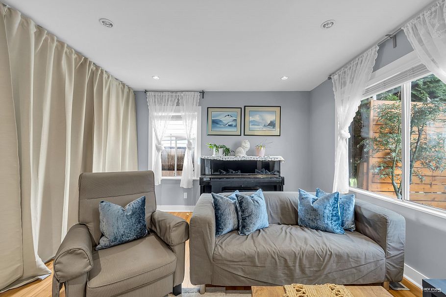 2240 Douglas Crescent Richmond, BC - 11