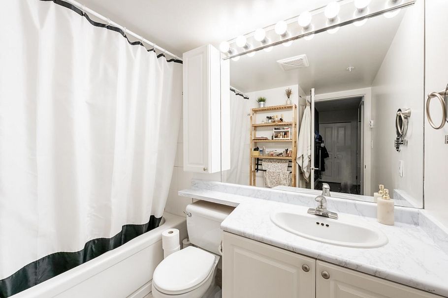 203 2140 W 12th Street Vancouver, BC - 14