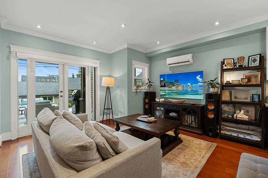 307 E 6th Street North Vancouver, BC - 20