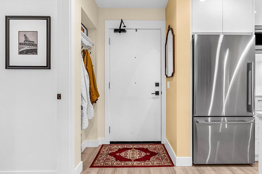 206 715 W 15th Street North Vancouver, BC - 20