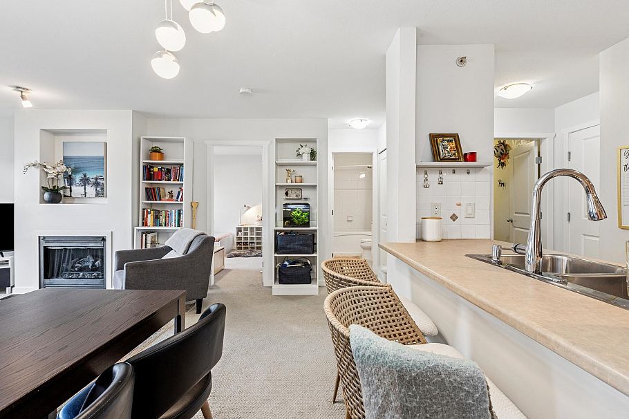 404 183 W 23rd Street North Vancouver, BC - 7