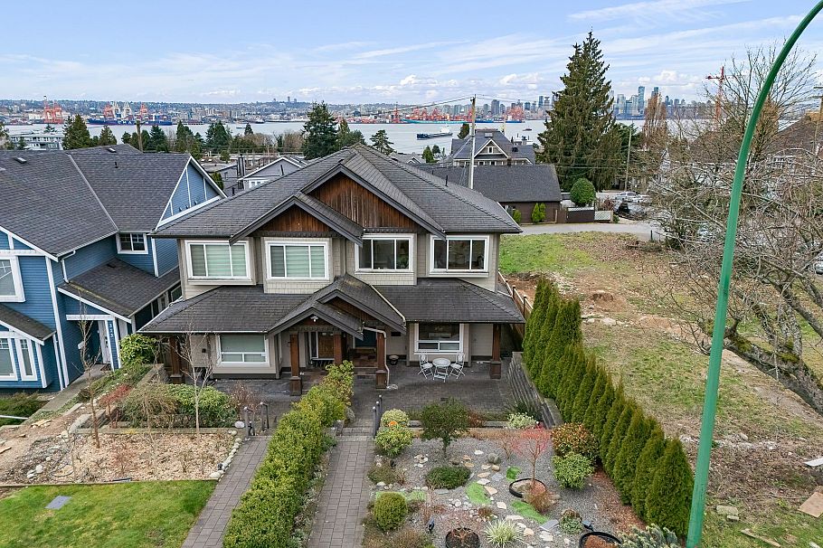 307 E 6th Street North Vancouver, BC - 3