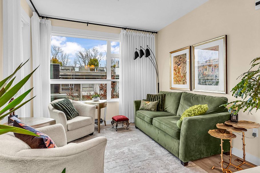 206 715 W 15th Street North Vancouver, BC - 25