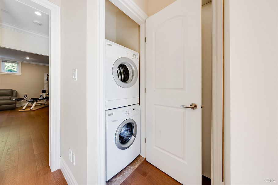 4042 W 20th Avenue Vancouver, BC - 27