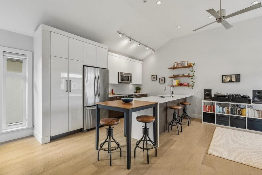 1681 Kitchener Street Vancouver, BC - 7