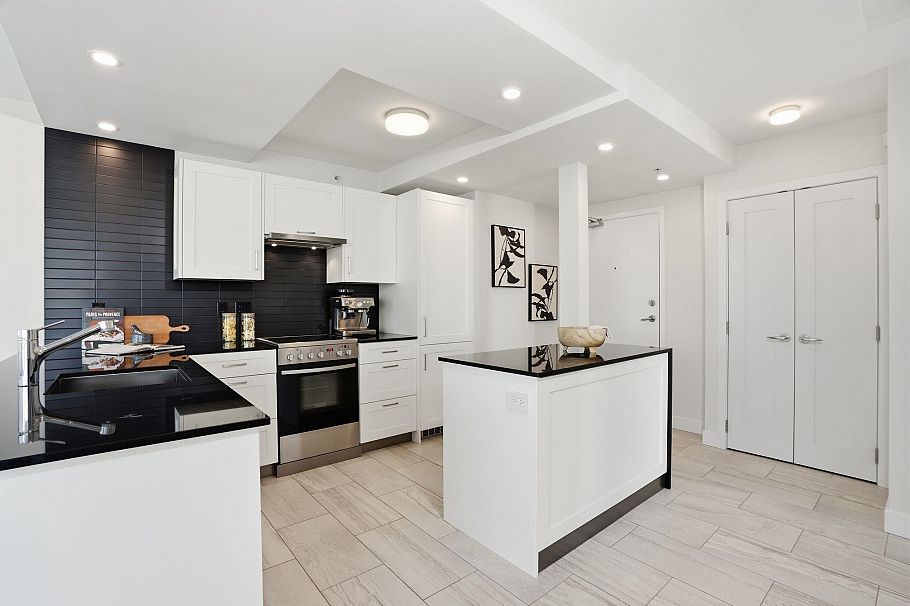 3206 1495 Richards Street Vancouver, BC - 2