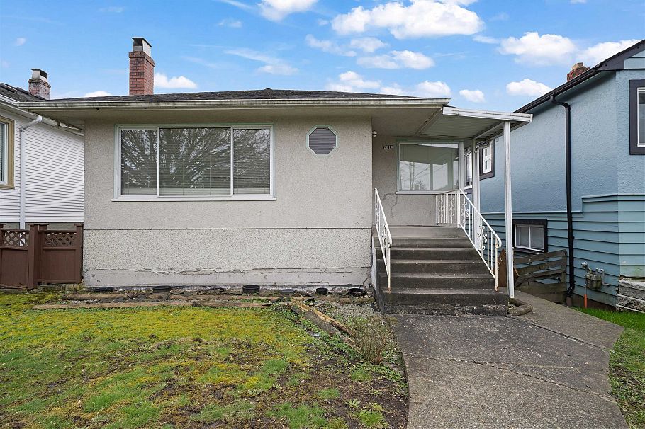 2616 Venables Street Vancouver, BC - 1