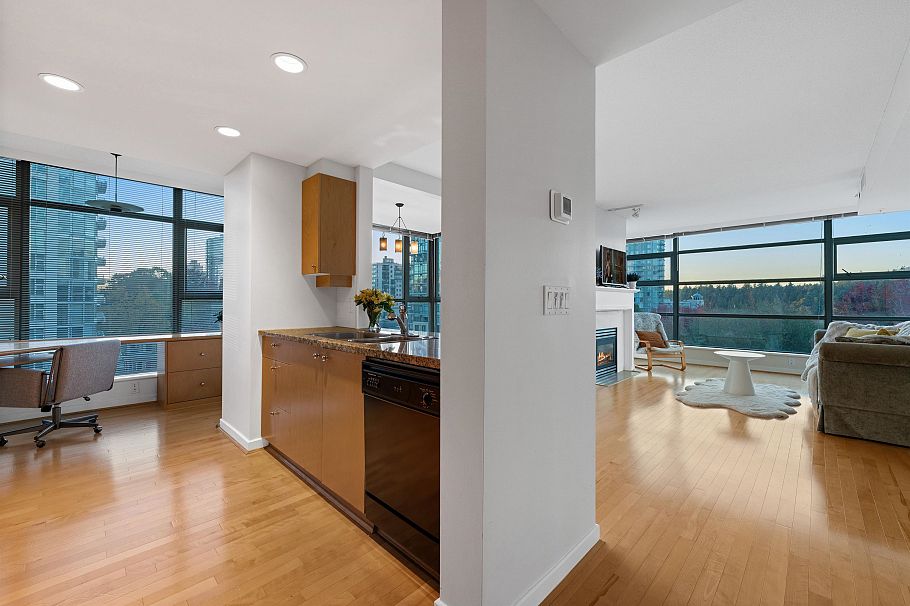 504 1790 Bayshore Drive Vancouver, BC - 17