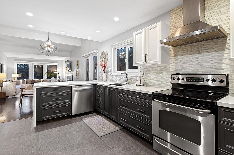 1614 Lynn Valley Road North Vancouver, BC - 12