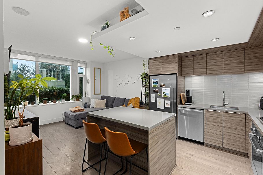 205 1550 Fern Street North Vancouver, BC - 4