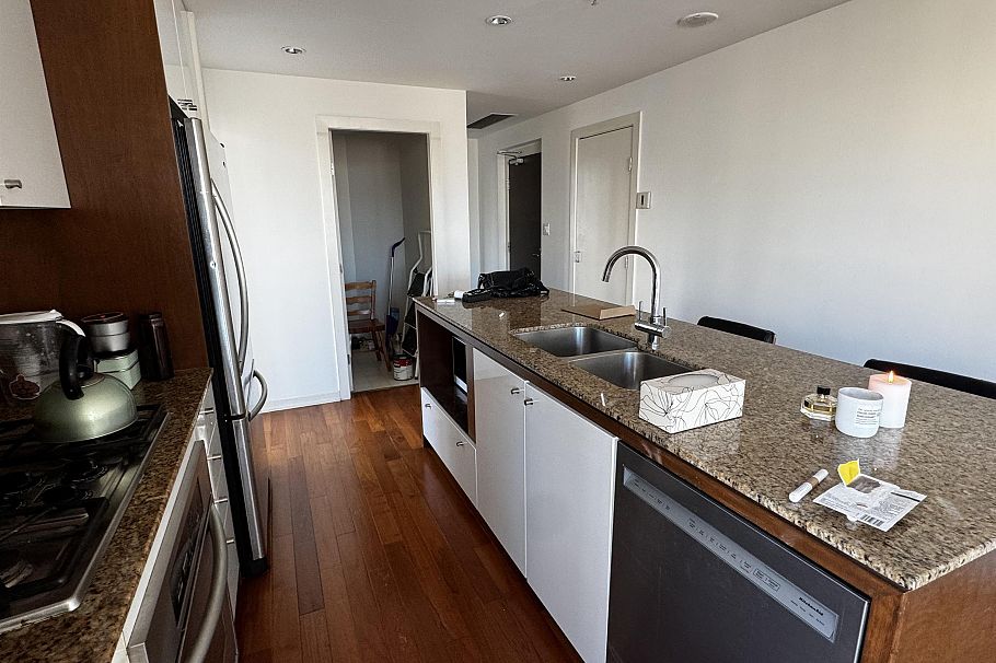 806 1005 Beach Avenue Vancouver, BC - 5