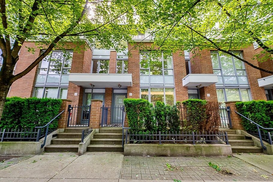 938 Beatty Street Vancouver, BC - 1