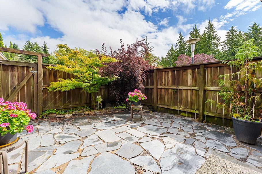 5 3554 E 49th Avenue Vancouver, BC - 1