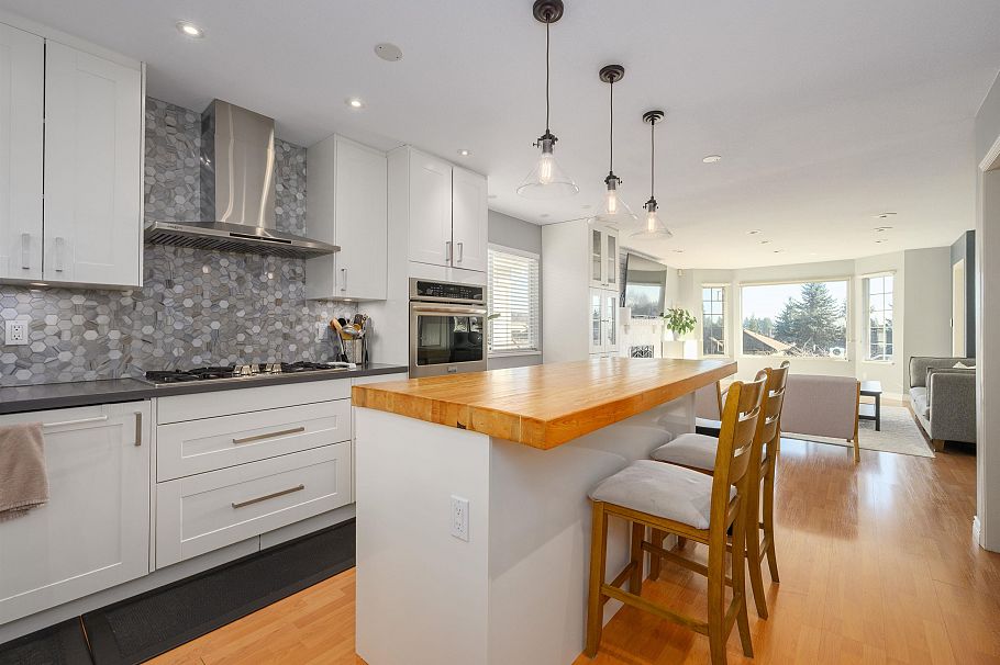 2735 Tempe Knoll Drive North Vancouver, BC - 9