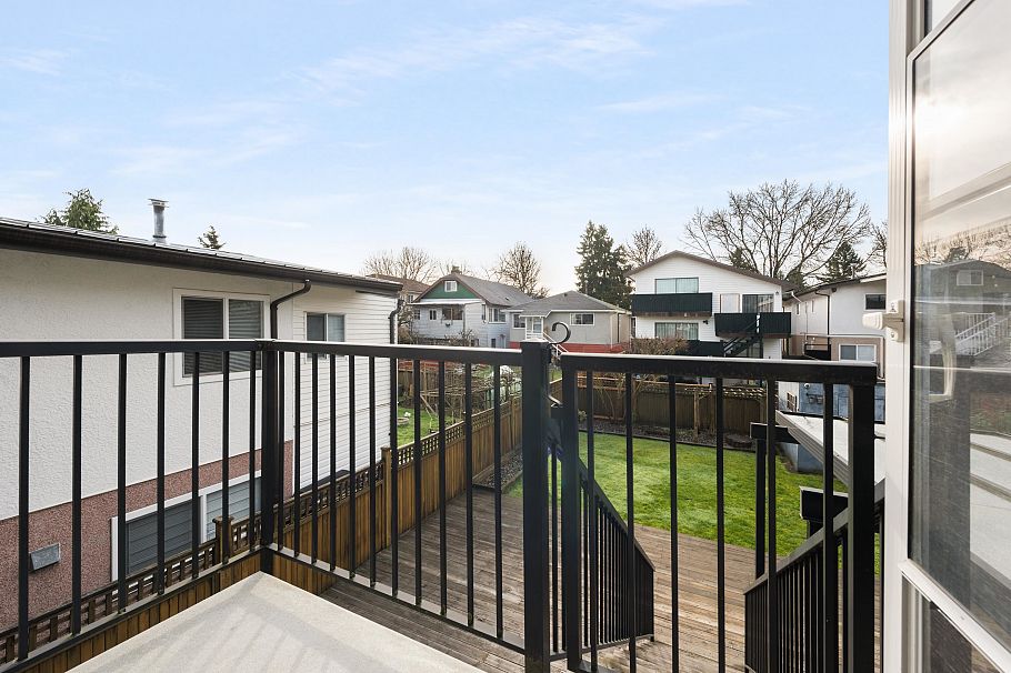 3136 E 47th Avenue Vancouver, BC - 12