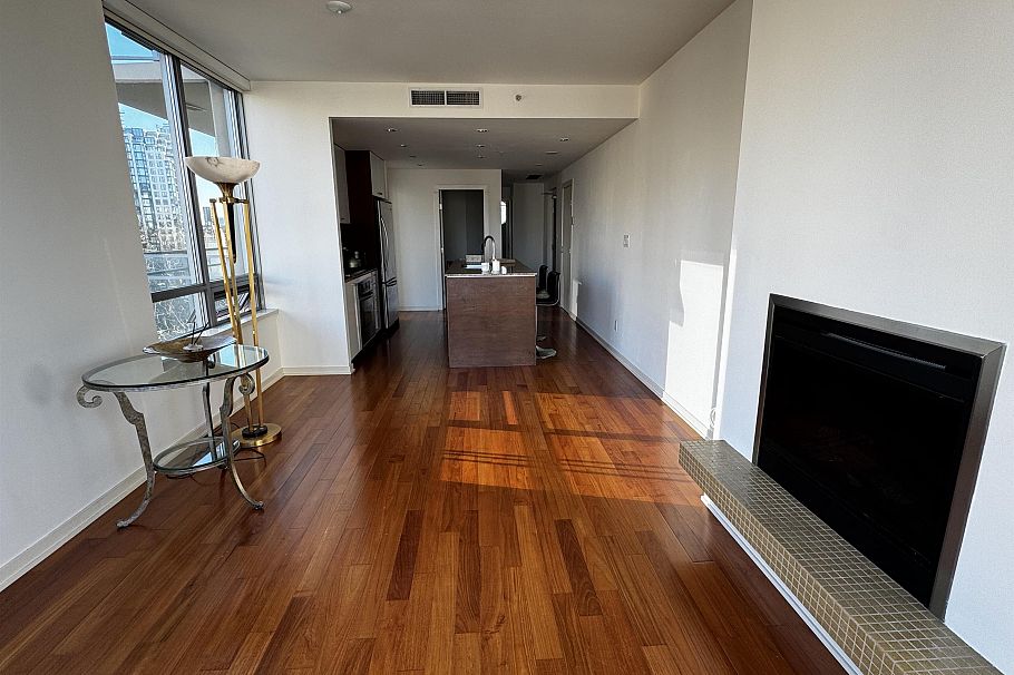 806 1005 Beach Avenue Vancouver, BC - 3