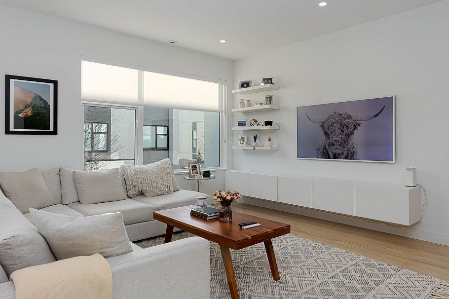 17 602 Lile Drive North Vancouver, BC - 2