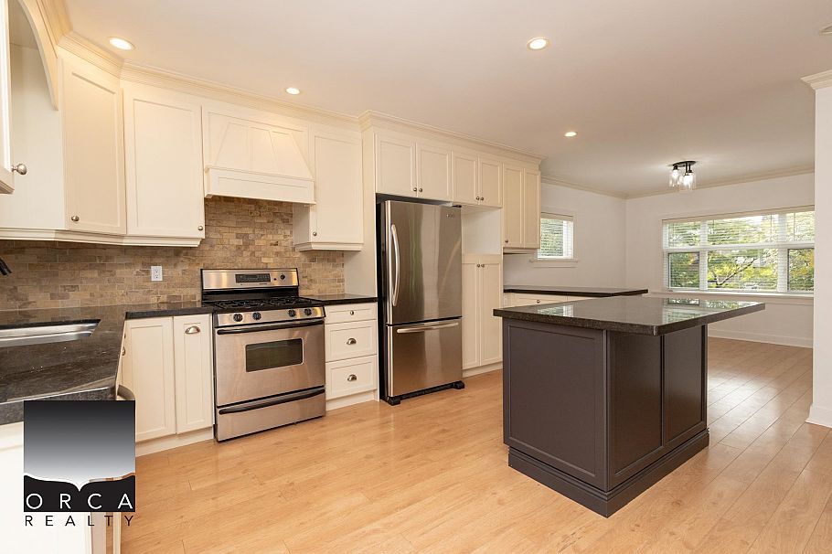 1250 KEITH ROAD, North Vancouver BC V7P 1Y8 North Vancouver, BC - 11