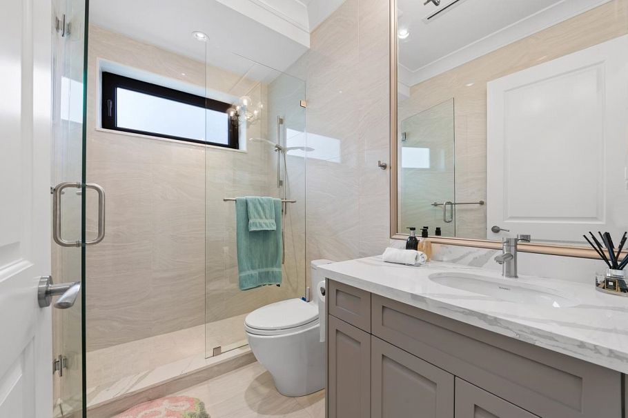 2867 W 44th Avenue Vancouver, BC - 24