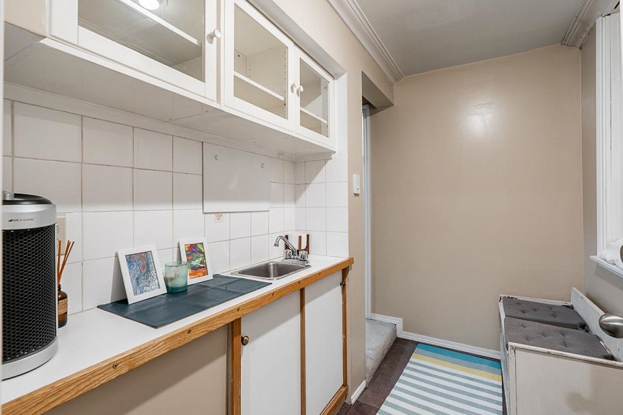 967 W 8th Avenue Vancouver, BC - 26