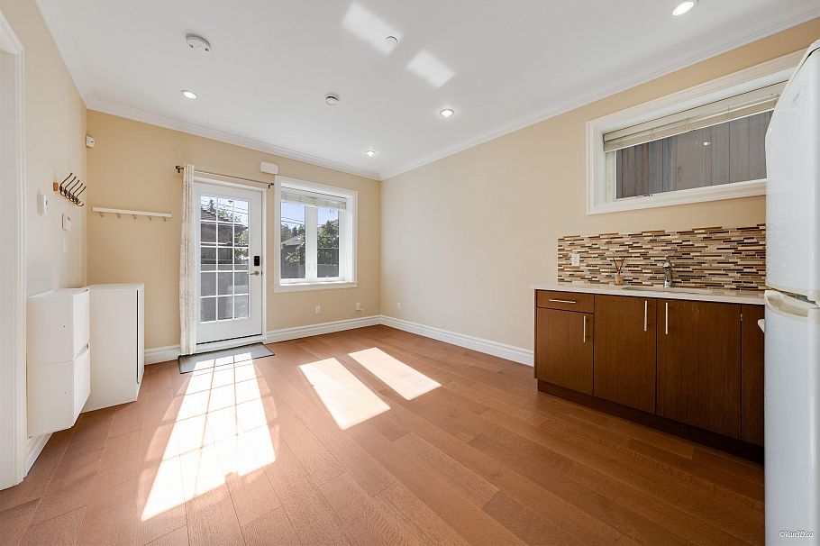 4042 W 20th Avenue Vancouver, BC - 28