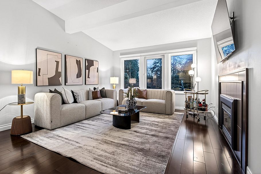 1614 Lynn Valley Road North Vancouver, BC - 3