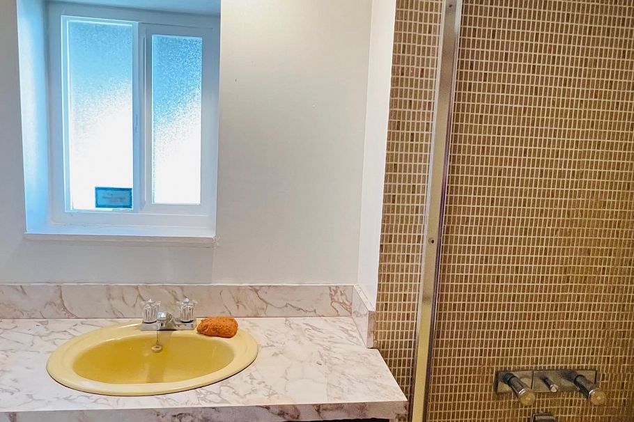 4695 Nanaimo Street Vancouver, BC - 5