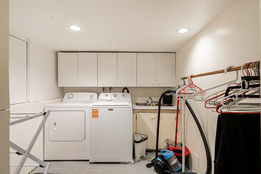 4534 W 5th Avenue Vancouver, BC - 25