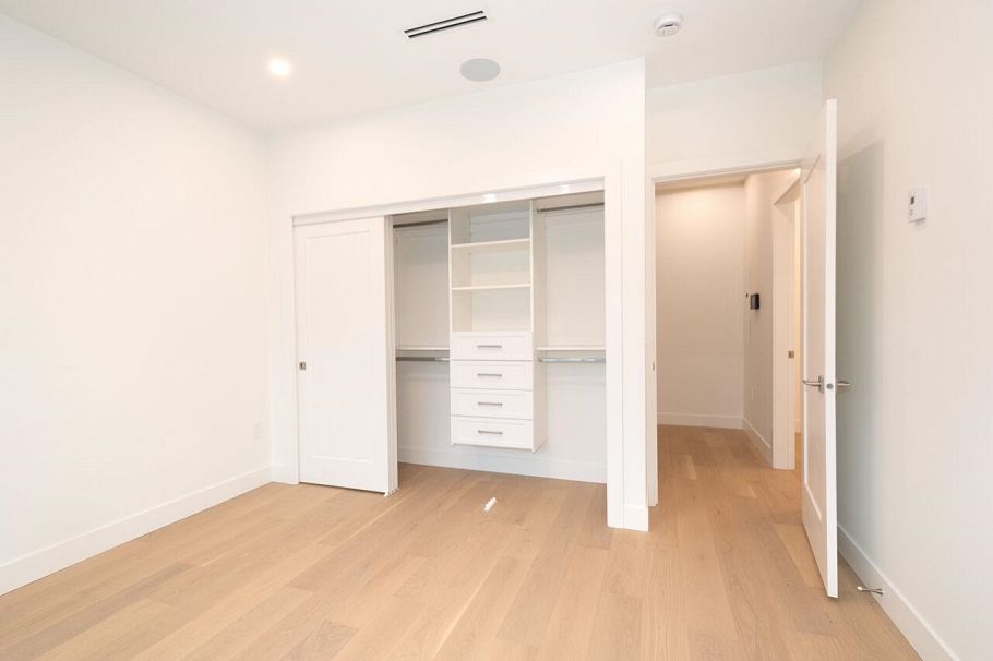 4424 W 4th Avenue Vancouver, BC - 21