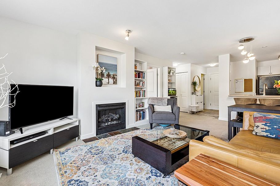 404 183 W 23rd Street North Vancouver, BC - 4