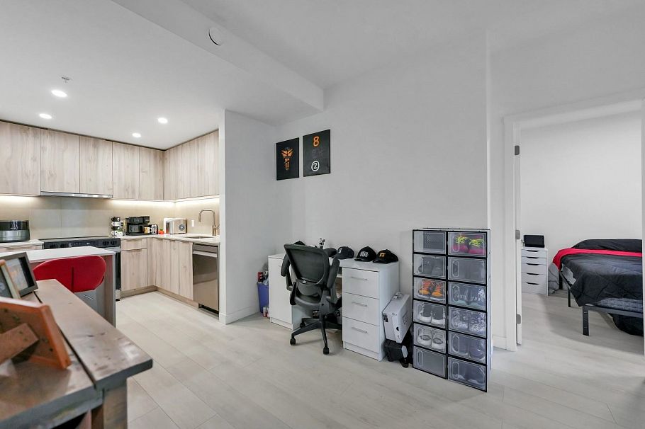 409 3596 Malsum Drive North Vancouver, BC - 13