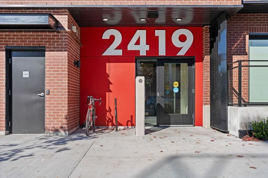 311 2419 Grant Street Vancouver, BC - 31