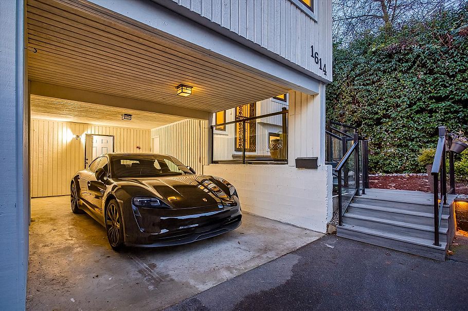 1614 Lynn Valley Road North Vancouver, BC - 24