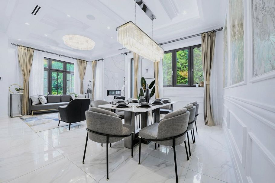 2867 W 44th Avenue Vancouver, BC - 5