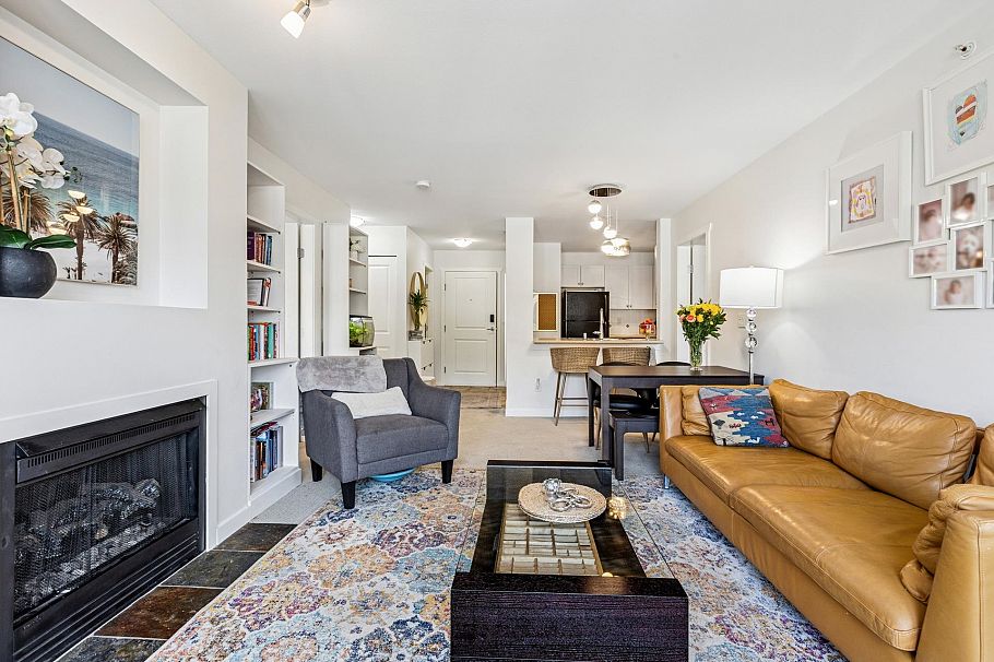 404 183 W 23rd Street North Vancouver, BC - 1