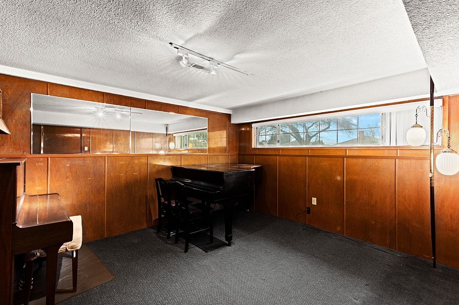 191 W 60th Avenue Vancouver, BC - 21