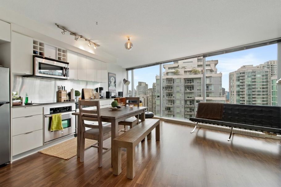 2209 233 ROBSON STREET, Vancouver BC V6B 0E3 Vancouver, BC - 1