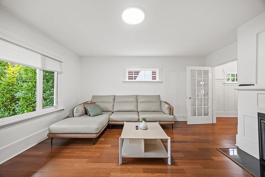 3276 W 21st Avenue Vancouver, BC - 4