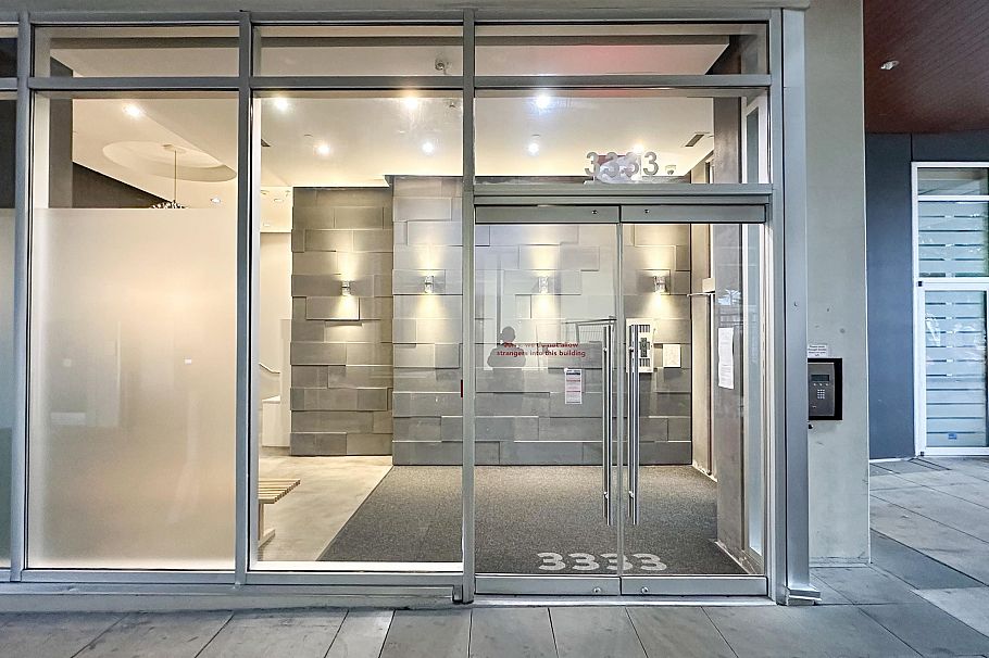 301 3333 Main Street Vancouver, BC - 2