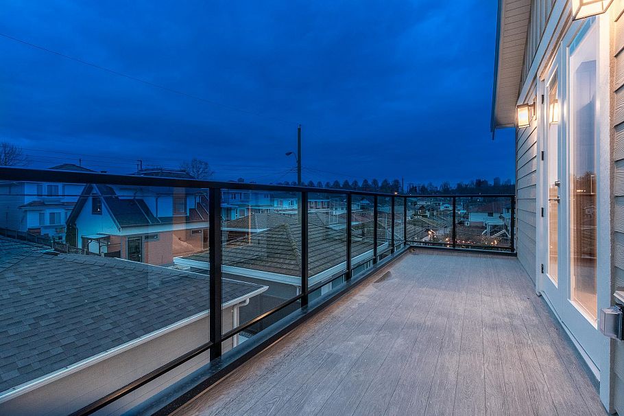 1 2945 E 44th Avenue Vancouver, BC - 25