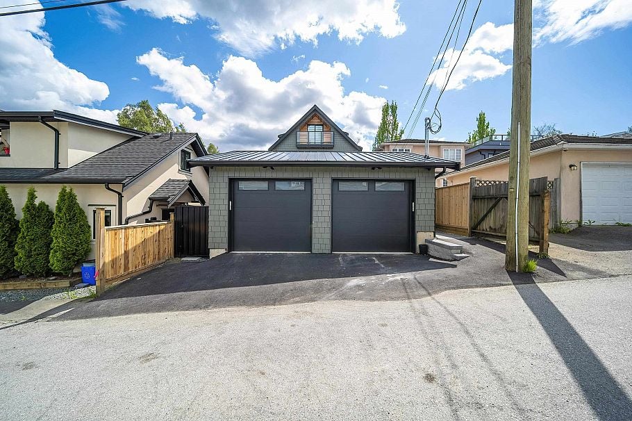 1 2777 E 27th Avenue Vancouver, BC - 31