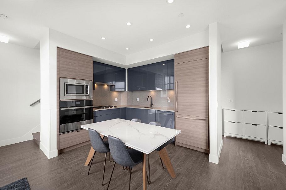 7 8508 Jack Uppal Street Vancouver, BC - 7