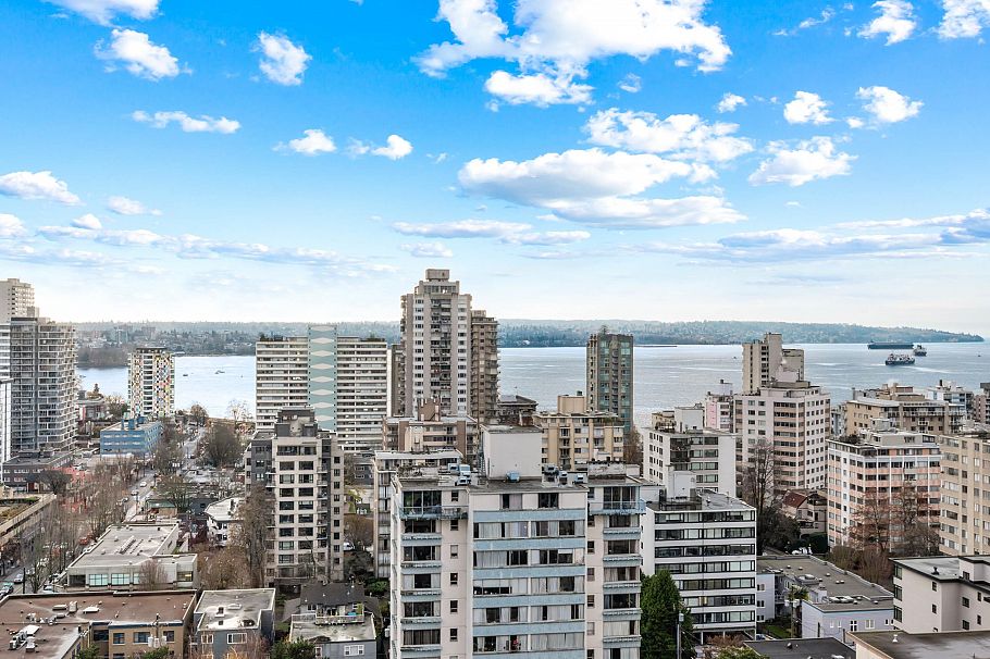 2004 1816 Haro Street Vancouver, BC - 12