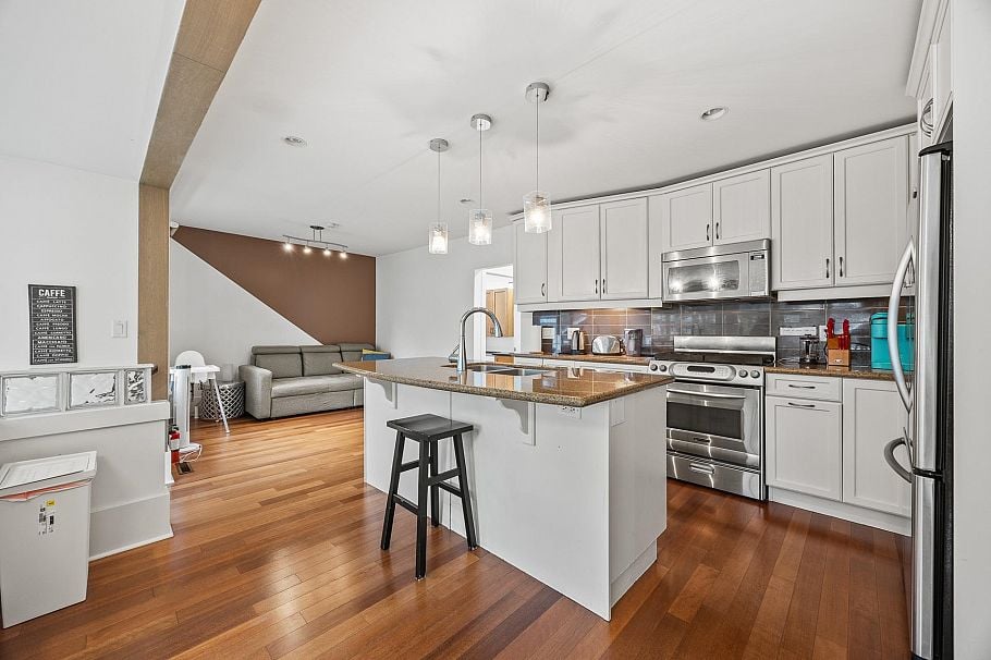 3276 W 21st Avenue Vancouver, BC - 10